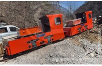 廣西客戶定制的5噸湘潭鋰電池電機(jī)車抵達(dá)礦山